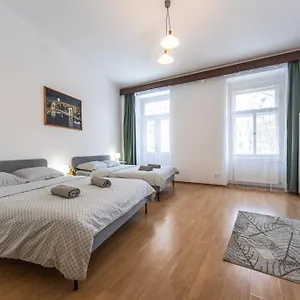 Wenceslas Square 2 Bedroom Praha