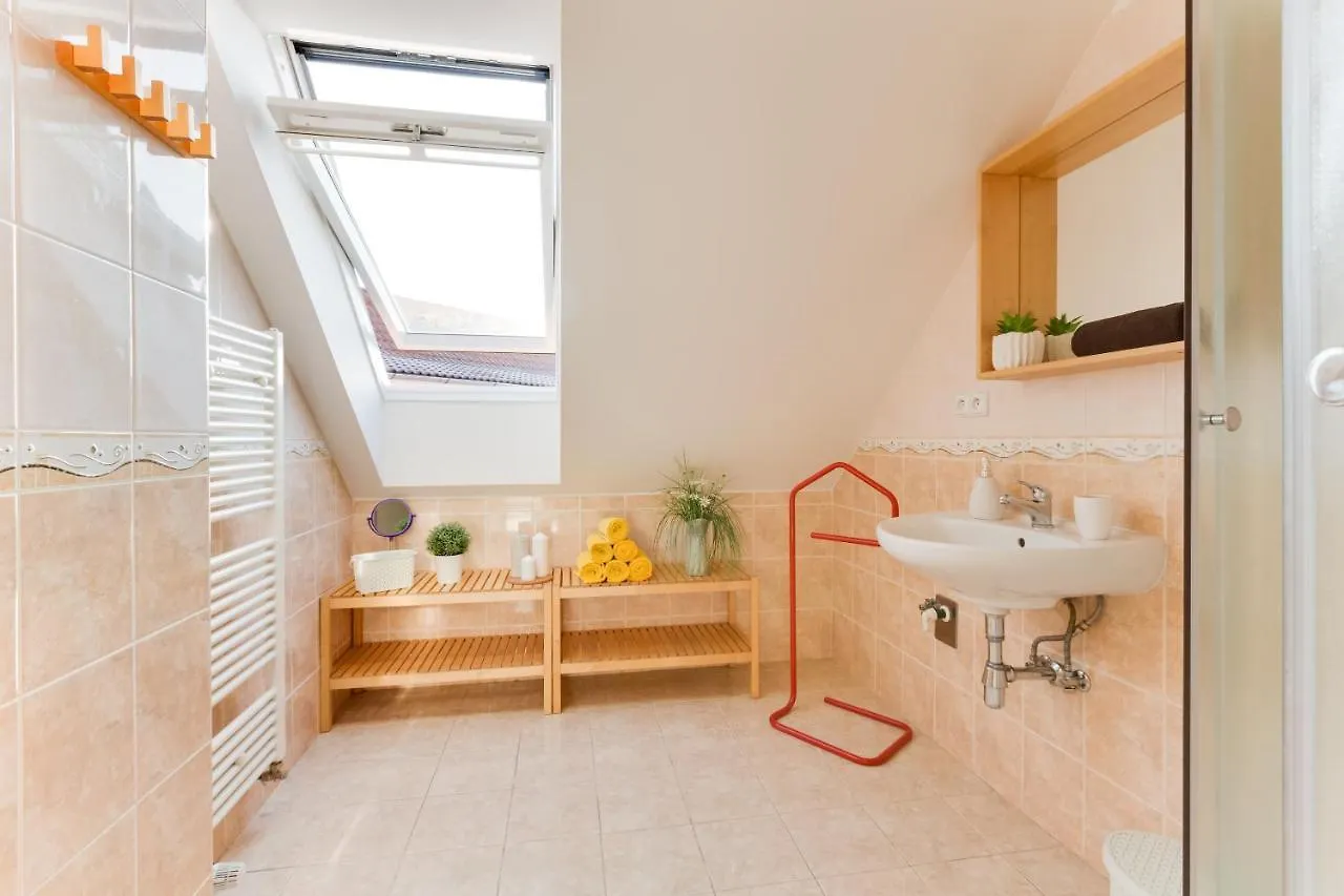 Jane'S Charming Apartment Πράγα