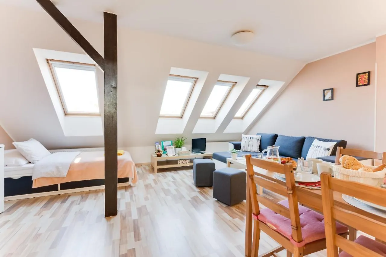 Jane'S Charming Apartment Praha